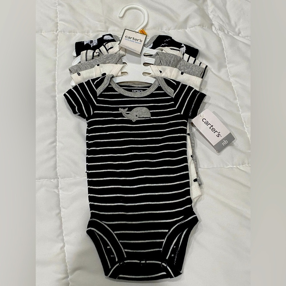 NWT✨Carter’s NEWBORN baby basics 🐳 comes with 5 ONESIS - Picture 2 of 3